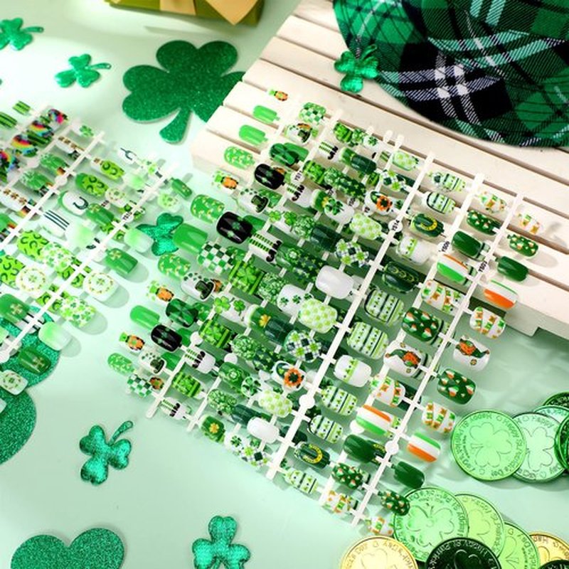 384 Pieces 16 Pack St Patrick's Day Press on Nails Short Fake Nails Green Square False Nails Shamrock Acrylic Artificial Nails Short Length Full Cover Coffin for Women Girls