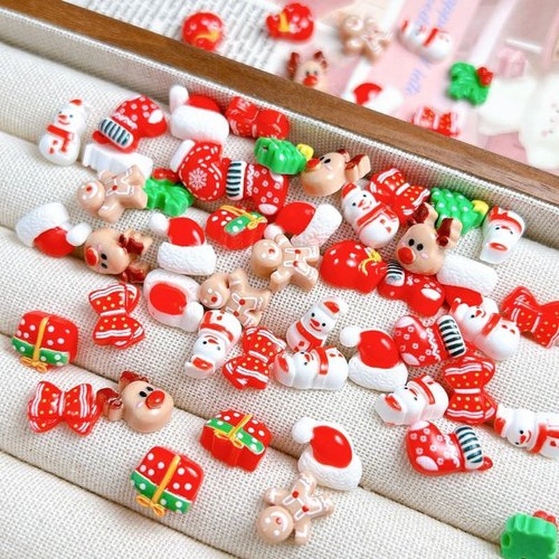 40Pcs Christmas Nail Charms Mixed 3D Nail Art Craft Resin Charms Cute Nail Design Xmas Nail Charms and Gems Snowflake Christmas Tree Snowman Elk Gingerbread Man Nail Accessories for Women DIY Manicure