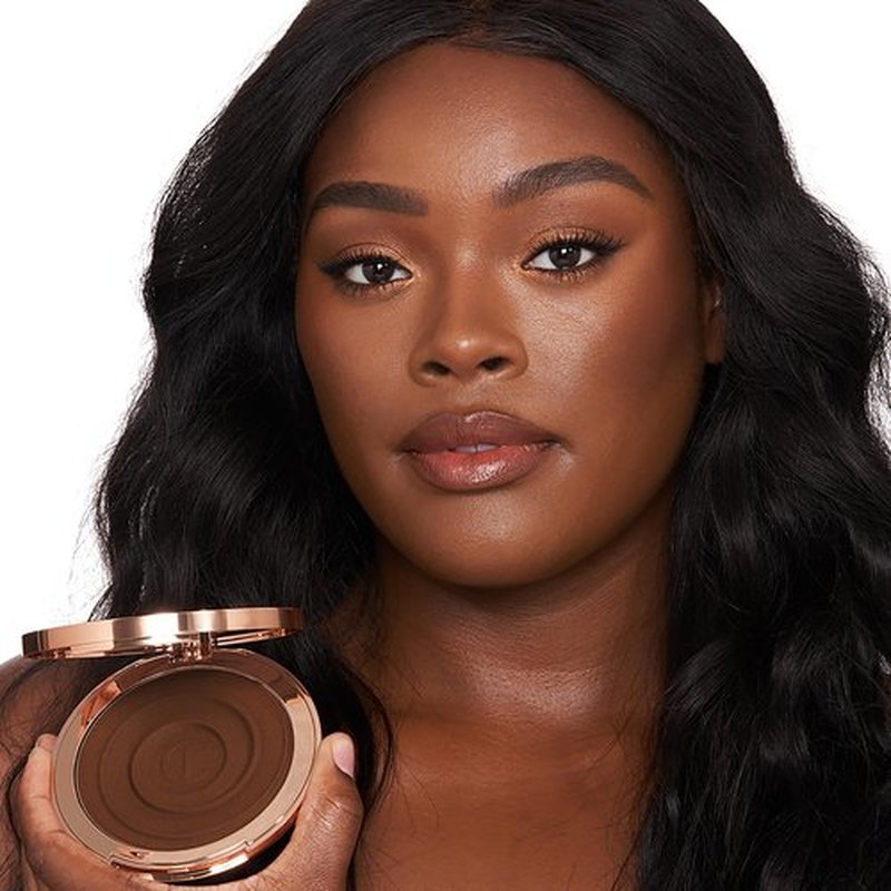 Charlotte Tilbury Beautiful Skin Face Makeup & Body Cream Bronzer - Hydrating Hyaluronic Acid & Pro Vitamin D3 to Blur for a Sun-Kissed Glow - Up to 16Hr Wear, Sweat & Humidity Proof - 4 Deep