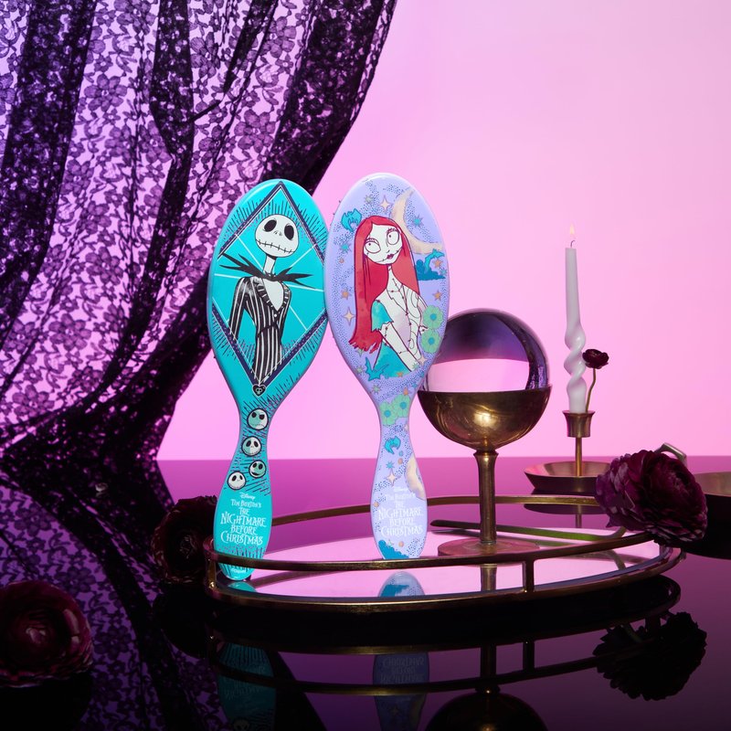 Wet Brush Detangle & Style Duo Kit, Jack Skellington (Nightmare Before Christmas) - IntelliFlex Bristles - Detangling Brush Glides Through Tangles For Wet & Dry Hair, 1 Hair Brush & 1 Coil Scrunchie