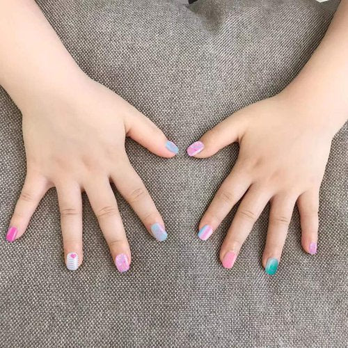 SIUSIO 120 Pcs 5 Pack Children Acrylic Fake Nails Press on Pre-glue Full Cover Glitter Gradient Color Rainbow Short False Nail Art Kits Set for Kids Little Girls - Multicolor Gradient Series