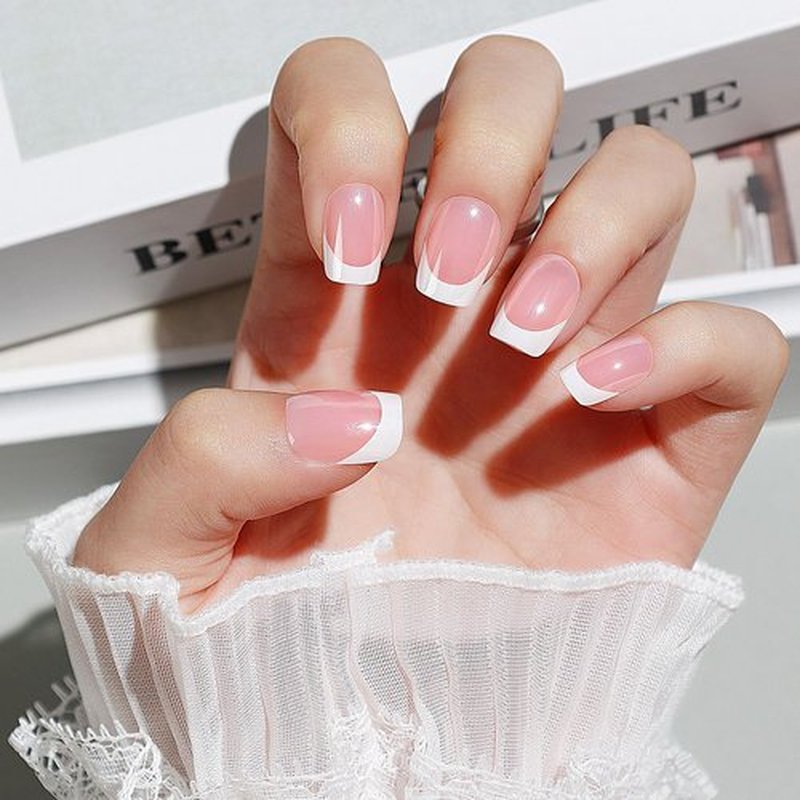 Luxbon Press On Nails Short Square with No-Cure Nail Glue and Tool Kit – French Glue On Nails 25-30pcs Full Size Set, Soft Gel Nail Tips Reusable Fake Nails for Women, Chrome White