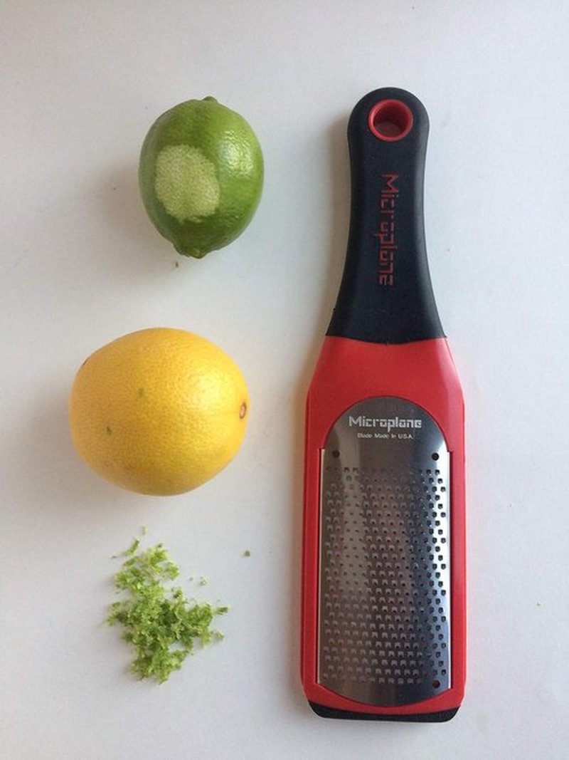 Microplane Artisan Series Cheese Grater & Zester - Fine Red Design for Effortless Grating
