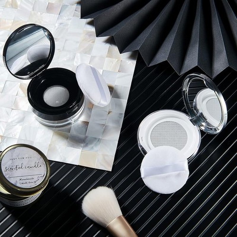 Cunhill Loose Powder Container Set - 2 Reusable Plastic Cases with Puff & Mirror | 0.17/0.7 oz (Silver, Black)
