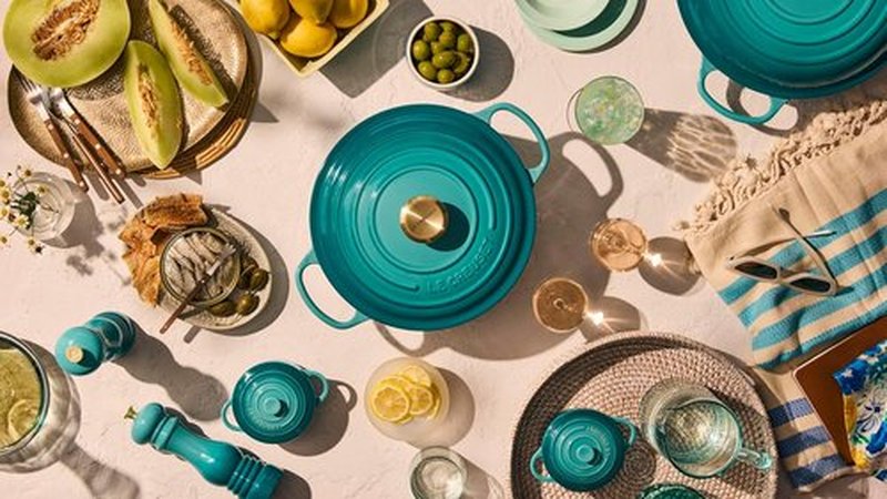 Le Creuset Enameled Cast Iron Dutch Oven - 4.5 Qt. | Riviera Color for Perfect Cooking