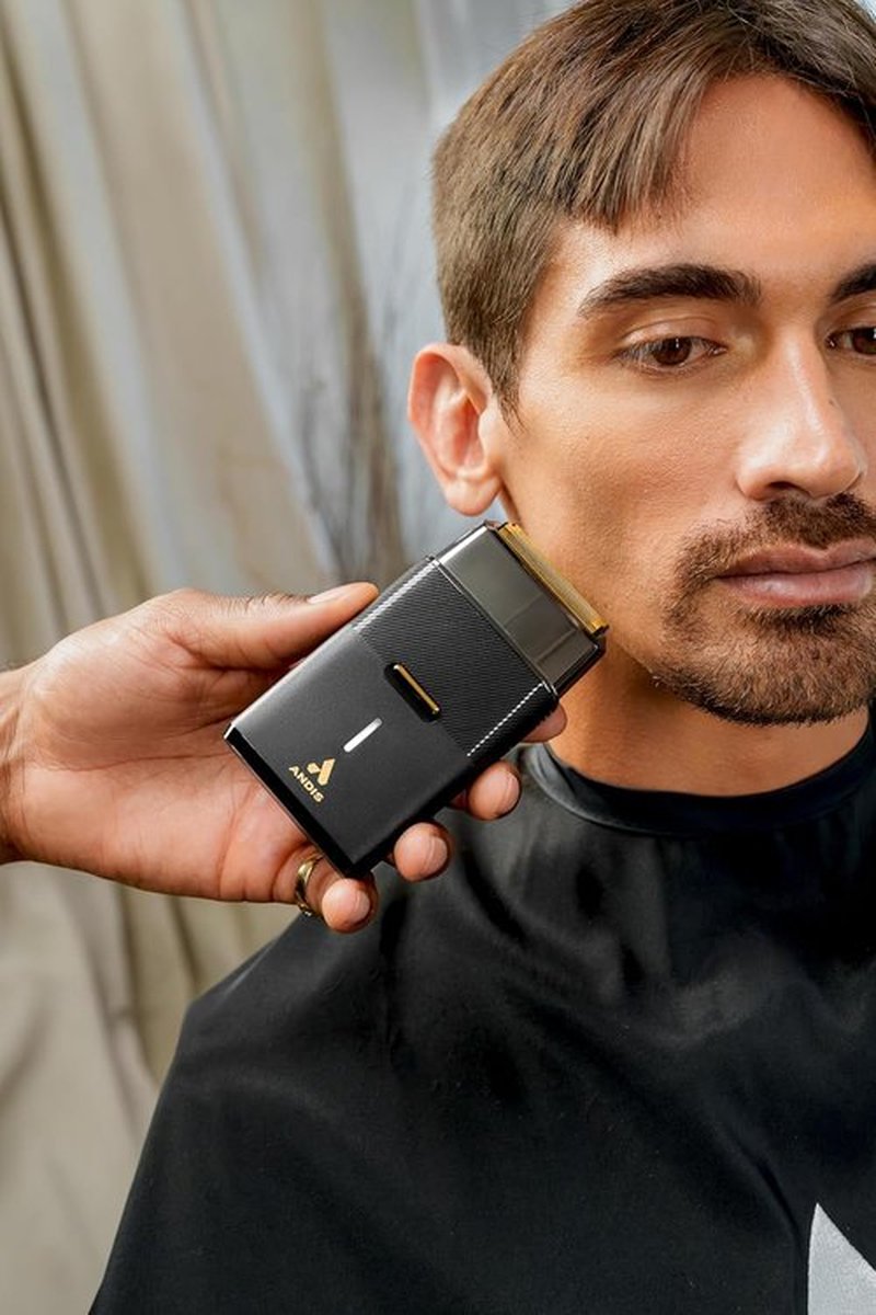 Andis Pro Foil Plus II Cordless Shaver - Gold Titanium Foils, Lithium Ion Battery, USB-C Stand, Black