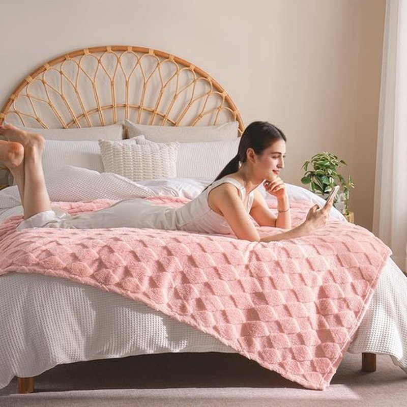 Skiennix Pink Throw Blanket - Cozy Lightweight Fleece for Couch & Sofa | 50x60 Inches, Diamond Checkered Pattern