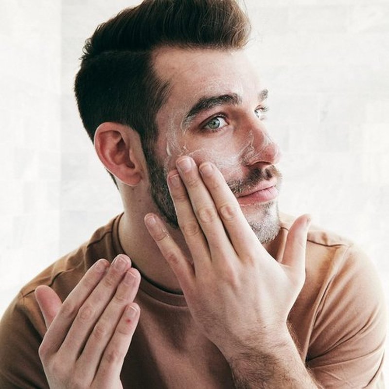 Brickell Men's Clarifying Gel Face Wash - Natural Foaming Cleanser With Geranium & Aloe | 3.4 Ounce