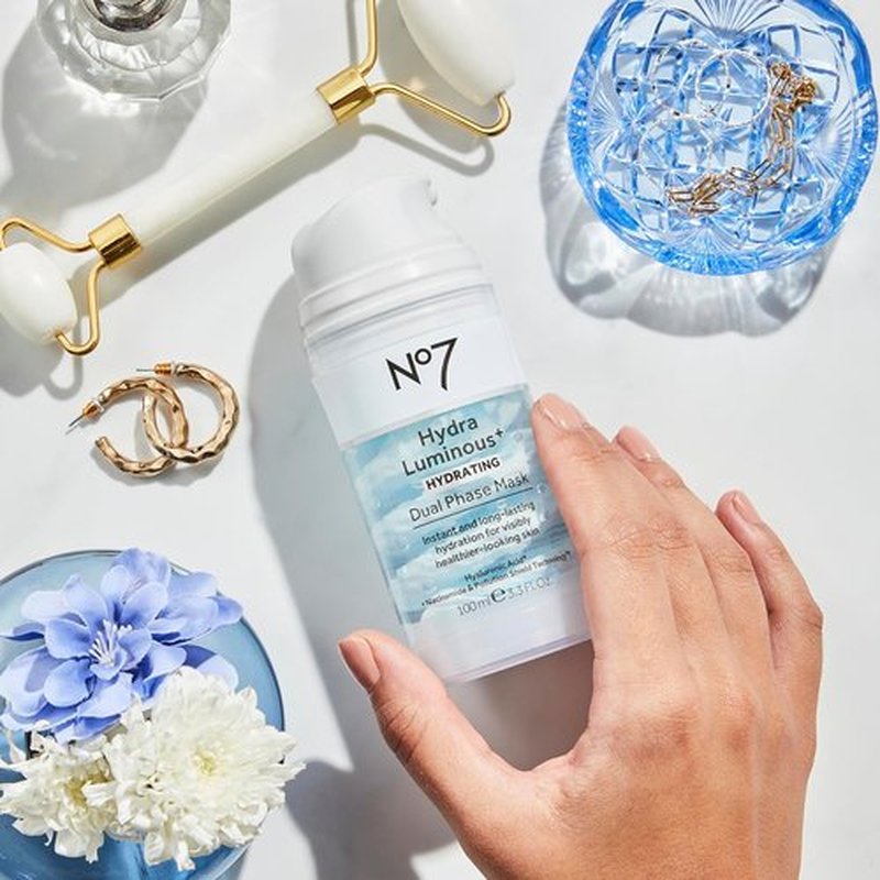 No7 HydraLuminous+ Hydrating Face Mask - Dual Phase Overnight Treatment with Hyaluronic Acid & Vitamin B3 (3.5 Fl Oz)