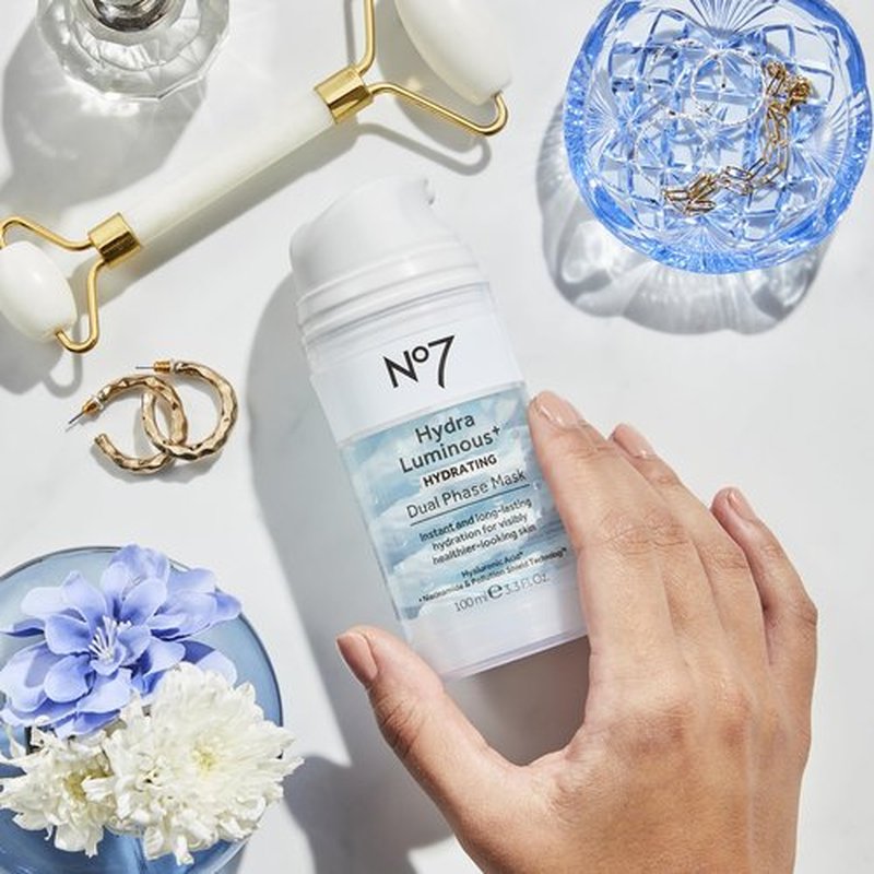 No7 HydraLuminous+ Hydrating Dual Phase Face Mask - Hyaluronic Acid Overnight Face Mask with Vitamin B3 Niacinamide for Skin Barrier Repair & Radiant-Looking Skin (3.5 Fl Oz)