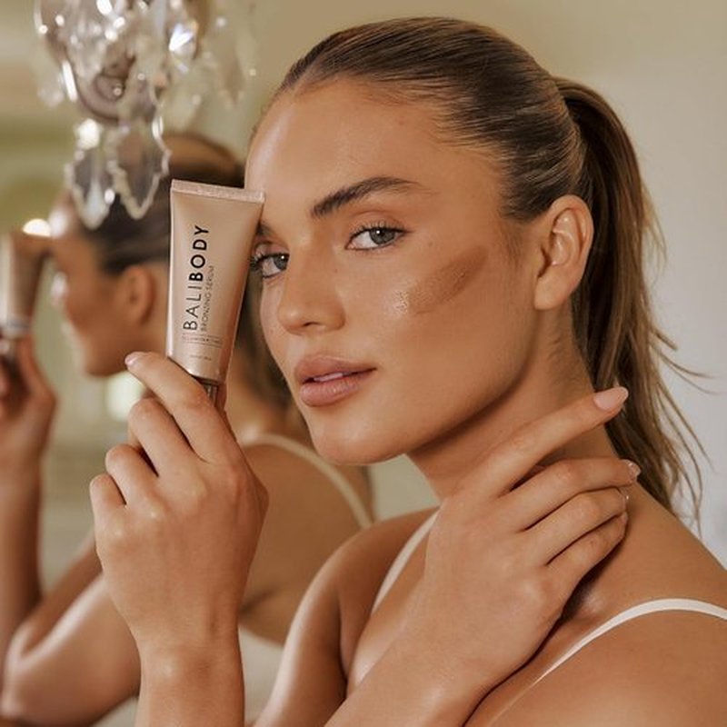 Bali Body Bronzing Serum - Hydrating Anti-Aging Skin Tint with Hyaluronic Acid & Vitamin E | Lightweight, Non-Greasy Formula (30 ml / 1.01 fl oz)