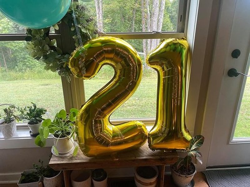 Regine Switzerland 40-Inch Gold Number 27 Balloons - Perfect for Birthdays, Weddings & Celebrations