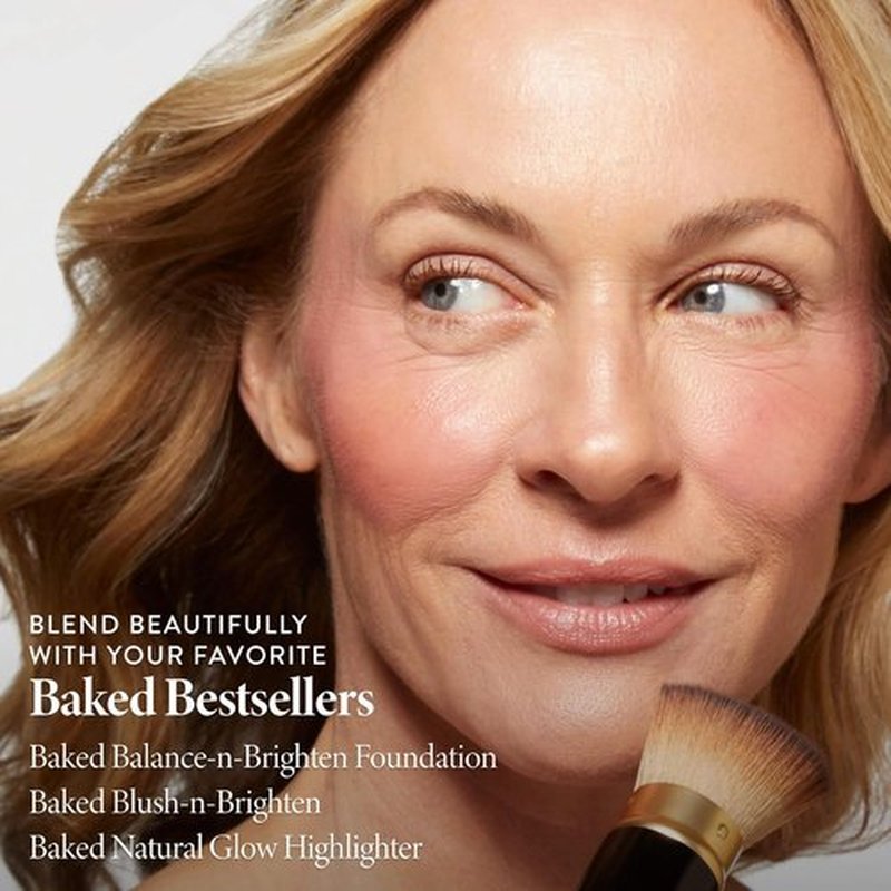 Laura Geller New York Retractable Angled Kabuki Brush - Professional, Cruelty-Free Makeup Tool
