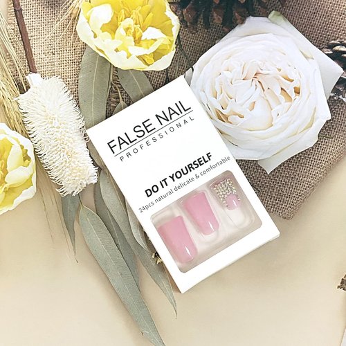 FIEONCIY Press on Nails Duck Shaped Glossy Full Cover Acrylic French False Nails with Designs Artificial Medium Duck Fake Nails with Charms Glue ons Fingernails for Women Girls(D179)