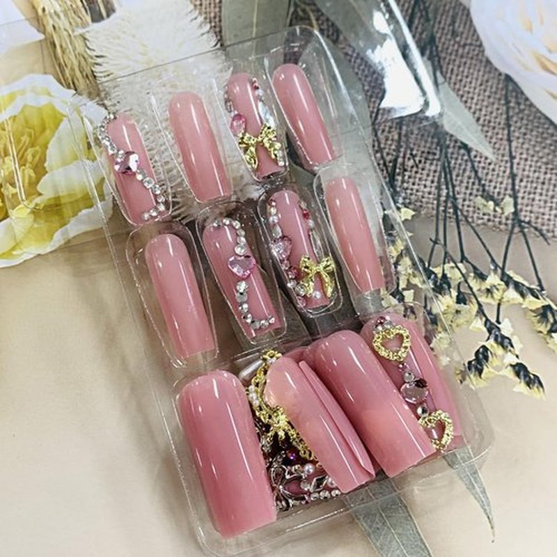 FIEONCIY Press on Nails Long Coffin Shaped Acrylic Glossy Full Cover Long Square French False Nails with Designs Artificial Extra Long Fake Nails with Charms Glue ons Fingernails for Women(XL10518)