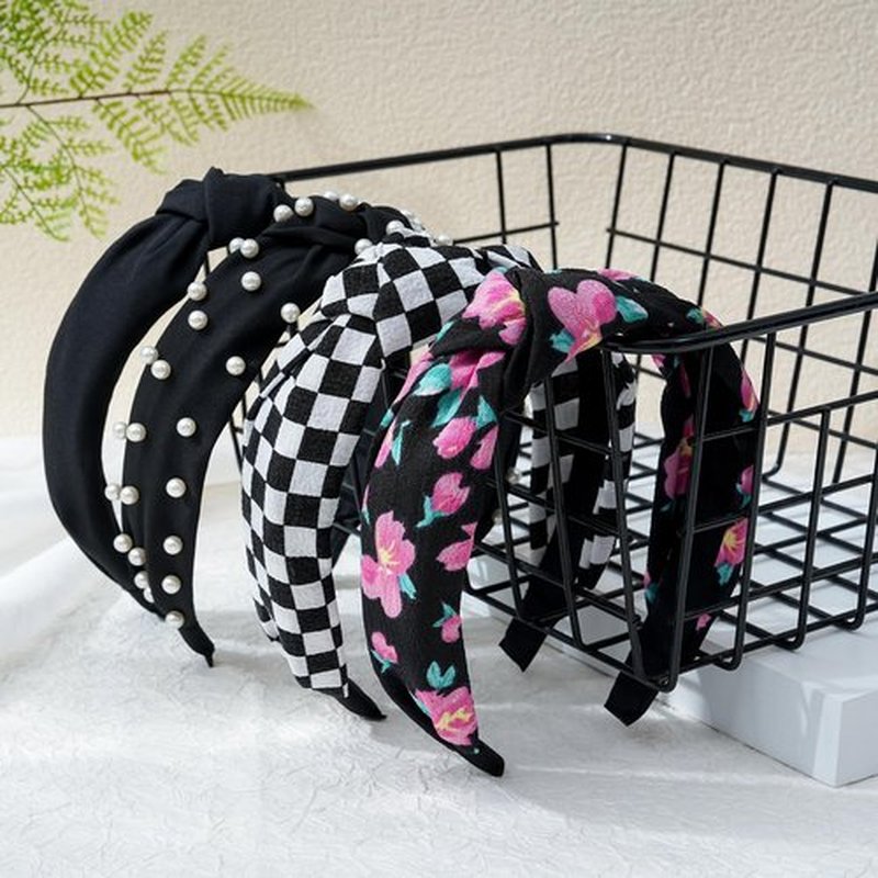 AWAYTR 4-Pack Headbands for Women Wide Elastic Top Knotted Pearl Hair Bands for Girls Hair Accessories (Black, One size)