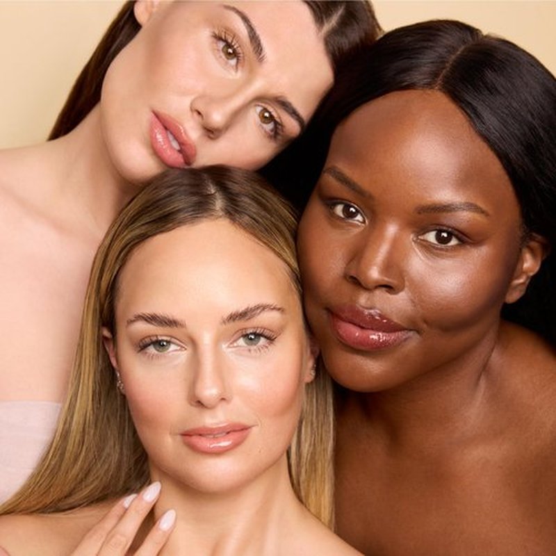ICONIC LONDON Shape and Shade Sculpting Stick | Mega-Blurring Creamy Sculpting Stick, Seamless Apllication for Silky Finish, Cruelty Free, Vegan Makeup, 0.21 oz. (Curve- Light/Med)