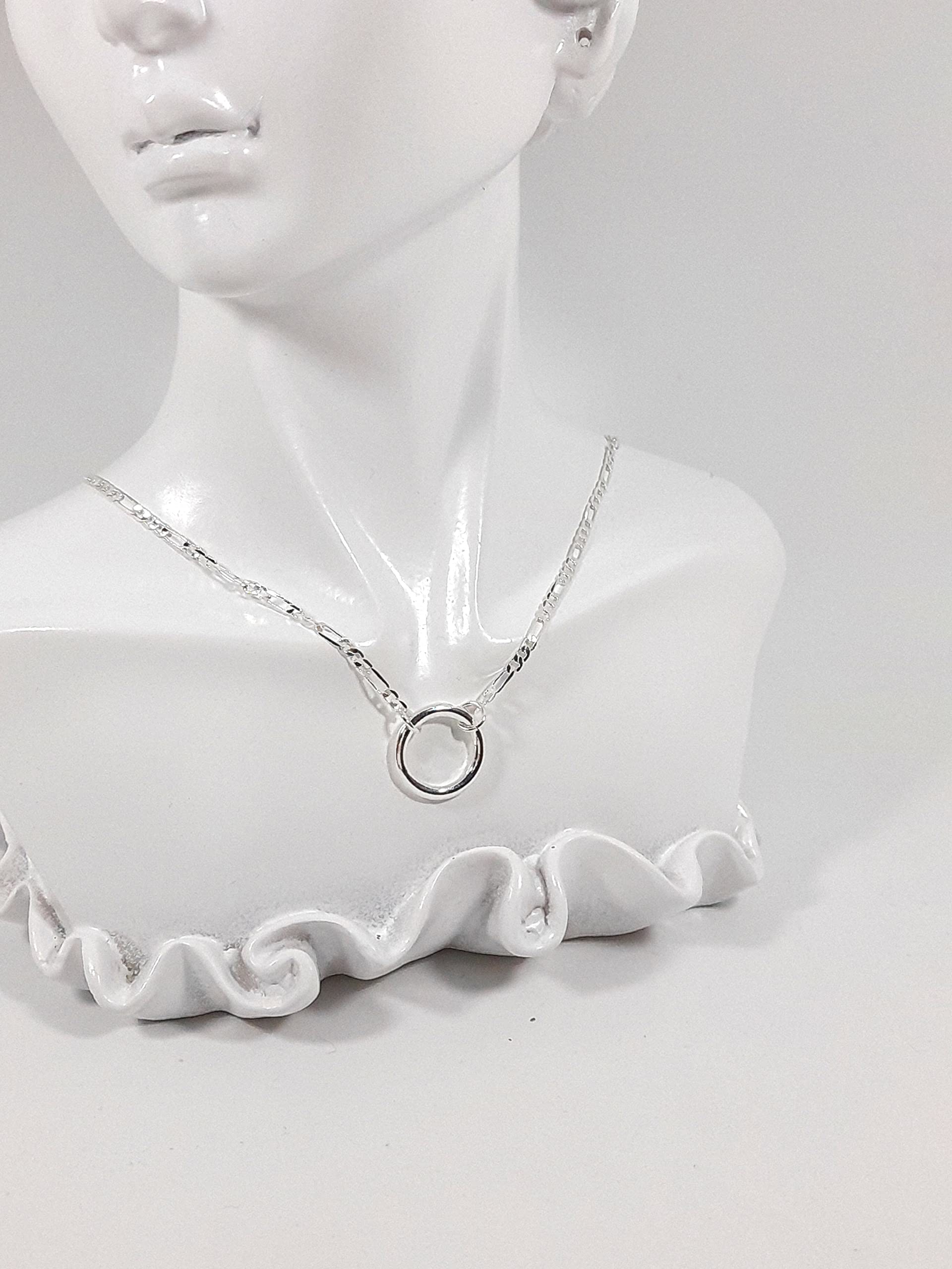 A SHER'S Tiny Delicate Day Collar Silver Necklace O-Ring up to 18 inches