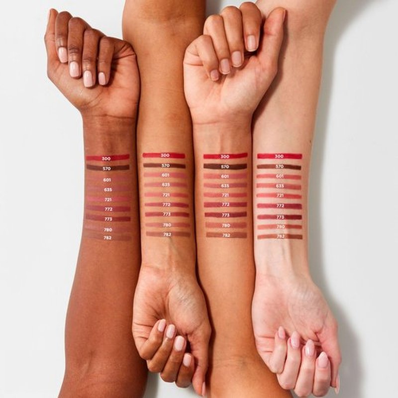L'Oreal Paris Colour Riche Lip Liner Pencil, Creamy Lip Liner with Omega 3 and Vitamin E, 300 Le Rouge Paris (True Red) (Pack of 2)