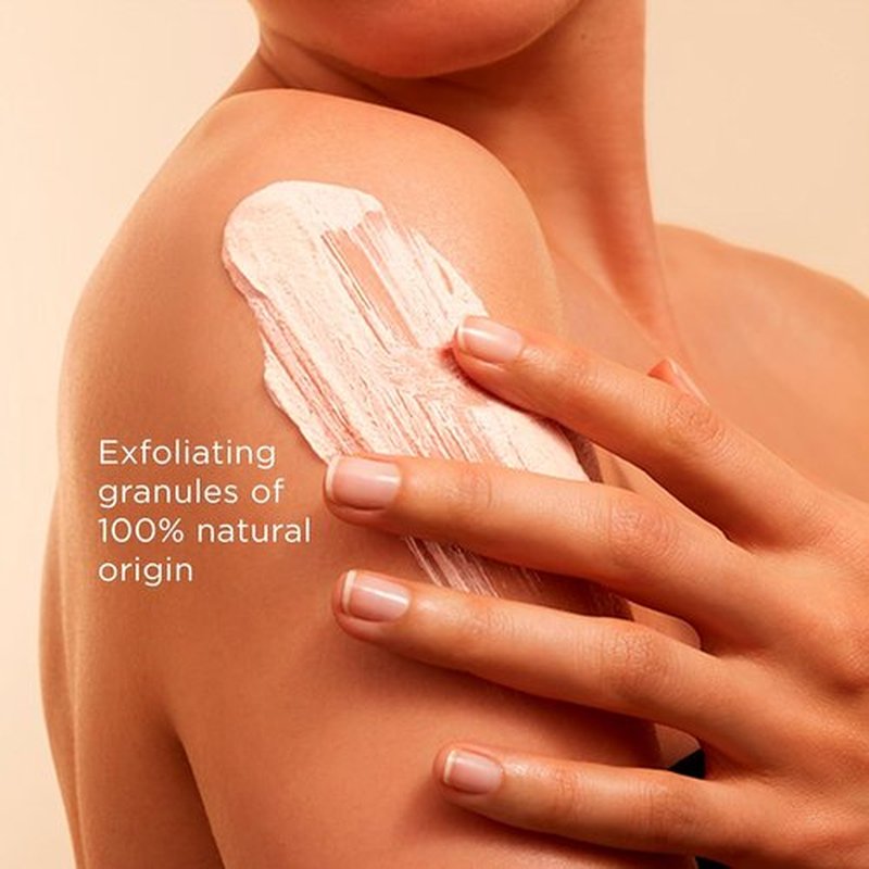 Clarins Moisture-Rich Body Lotion - Intensely Hydrates & Nourishes | Non-Greasy, Fast Absorbing | 88% Natural Ingredients | Ideal for Dry Skin