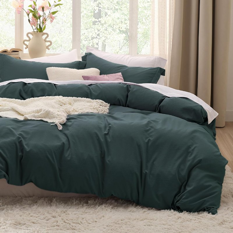 Bedsure Oversized King Duvet Cover Set - Extra Soft Forest Green Prewashed Cotton-Like Polyester, 3 Pieces (120''x98'') with Zipper Closure & 2 Pillow Shams