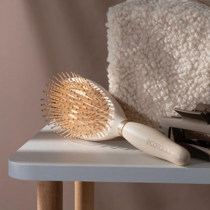 EcoTools Shine Activating Detangler Hairbrush, Brush For Wet Or Dry Hair, Gently Detangle & Style Hair, Heat Safe Paddle Brush, Flexible Bristles, Renewable Bamboo, Vegan & Cruelty-Free, 1 Count