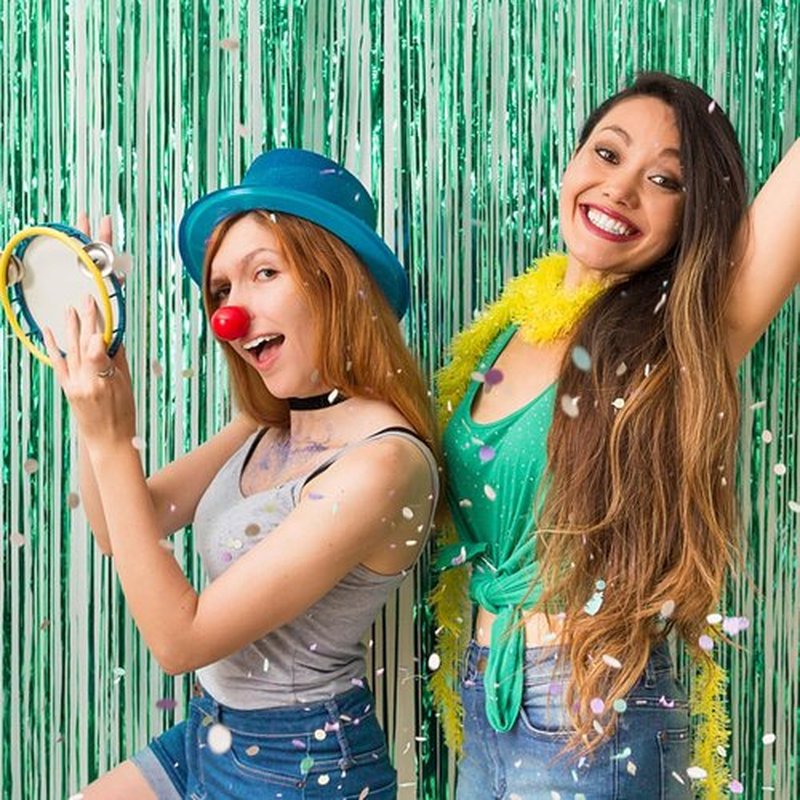 Green Metallic Tinsel Foil Fringe Curtains by [Brand Name] - 20 Pack Photo Booth Props for Parties