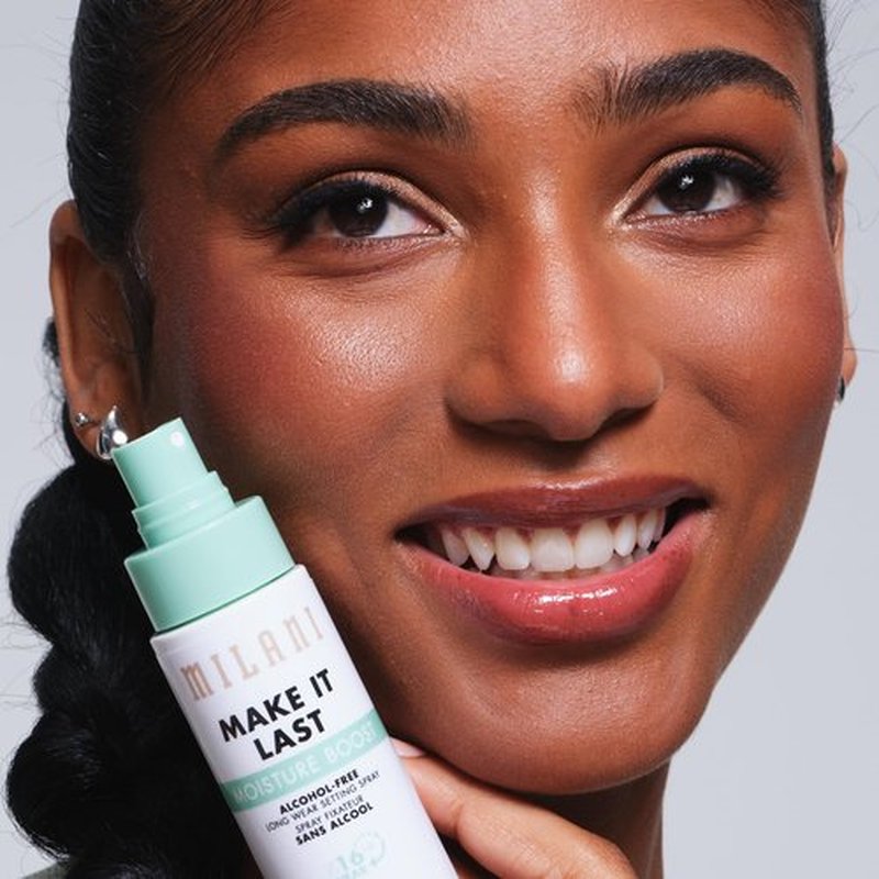 Milani Make It Last Moisture Boost Setting Spray - Alcohol Free Waterproof Makeup Finishing Mist - Hydrating & Soothing Formula for Sensitive Skin - 1 Count