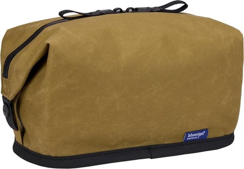 Thule Aion Toiletry Bag - Water-Resistant Travel Organizer for Toiletries & Makeup - Removable Liquids Bag Included - Easy to Clean & Hang