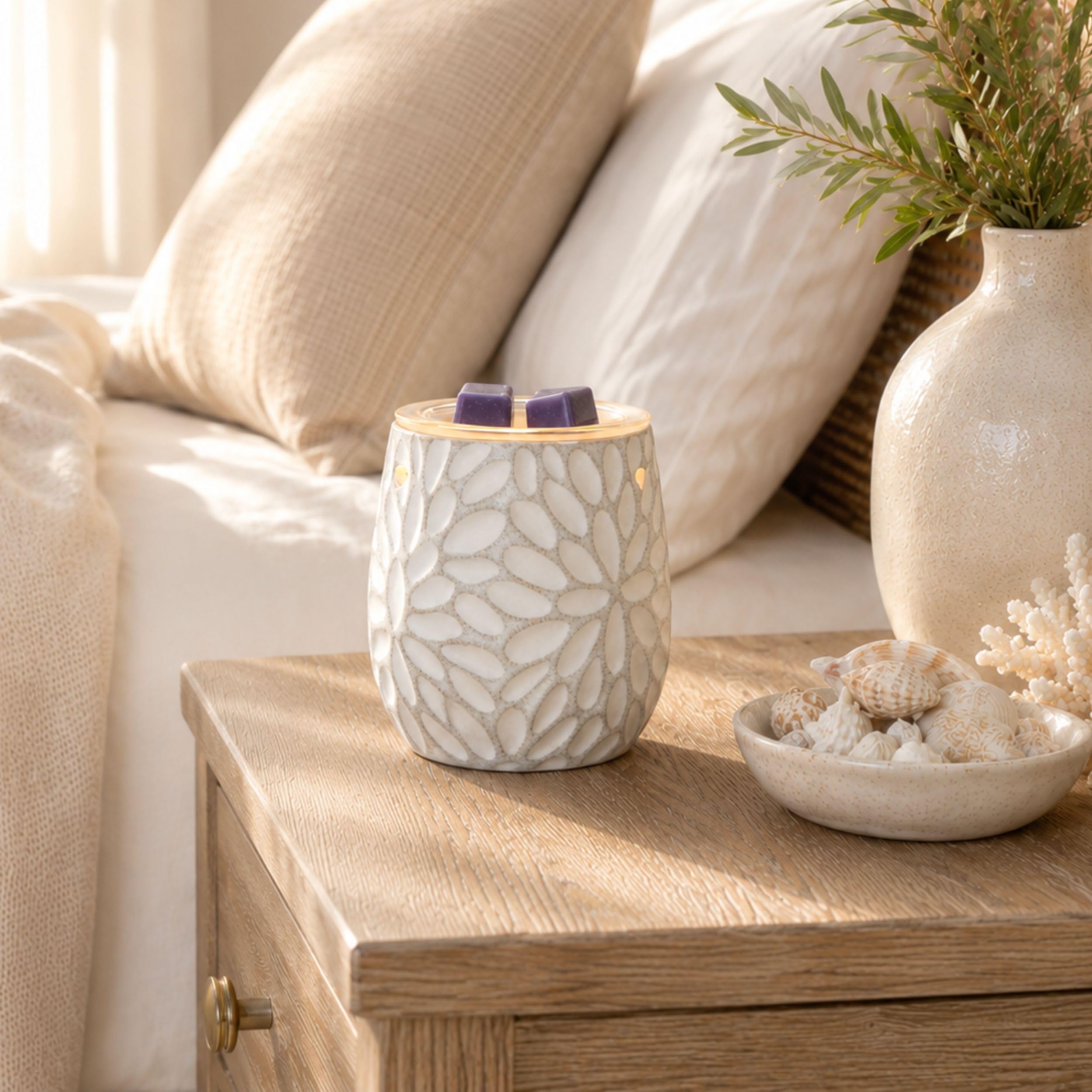 Scentsationals Kristy - Decorative White Wax Warmer for Scented Wax Melts