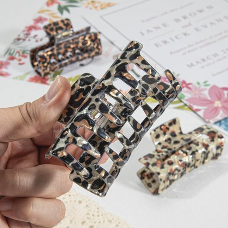 3Pcs Tortoise Hair Claw Clips, Acrylic French Hair Banana Barrettes Jaw Clips, Leopard Print Stylish Hair Accessories for Women 3 Inch Fashion Strong Hold Clips for Thick Thin Hair