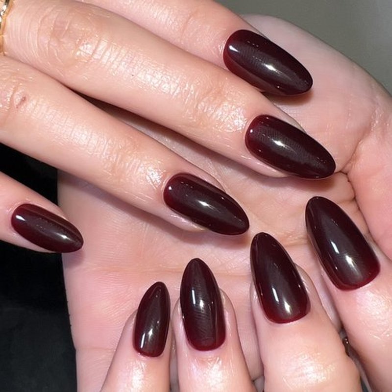 Fomkrio Dark Red Spicy Short Press On Nails Almond Acrylic Solid Y2K Fake Nails for Women Girls Holiday and Daily Minimalism, 15 Sizes - 30Pcs Manicure Nail Kit