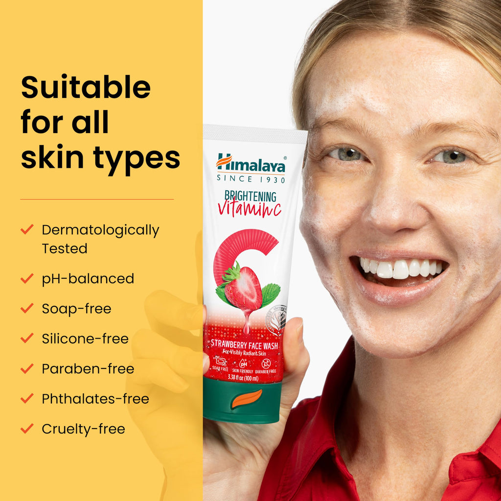 Himalaya Brightening Vitamin C Strawberry Face Wash, with Cellulose Beads & Amla Fruit Extract for Visibly Radiant Skin, Gentle Cleansing Formula, 3.38 fl oz (100 mL)