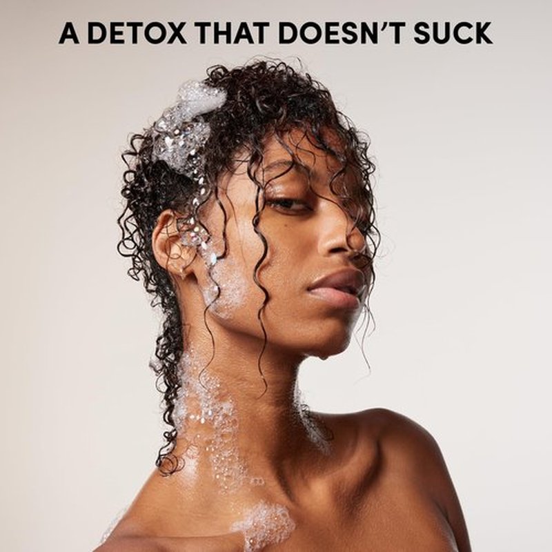 OUAI Detox Shampoo & Medium Hair Conditioner Bundle - Clarifying Shampoo for Build Up, Dirt, Oil, Product and Hard Water & Hydrating Conditioner for Medium Hair (2 Count)