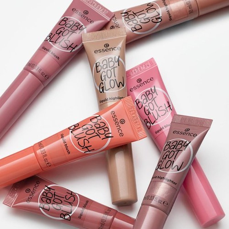 Essence | Baby Got Blush Liquid Blush - Lightweight, Buildable Radiance with Sponge Applicator | Vegan & Cruelty-Free (20 | Blushin Berry)