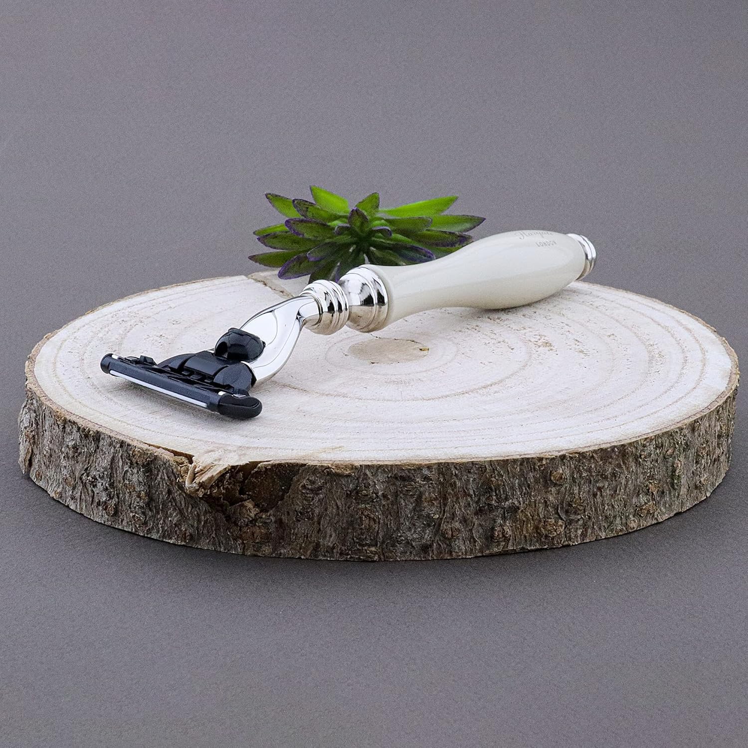 Haryali London Hand Assembled Ivory 3 Edge Stunning Shaving Razor