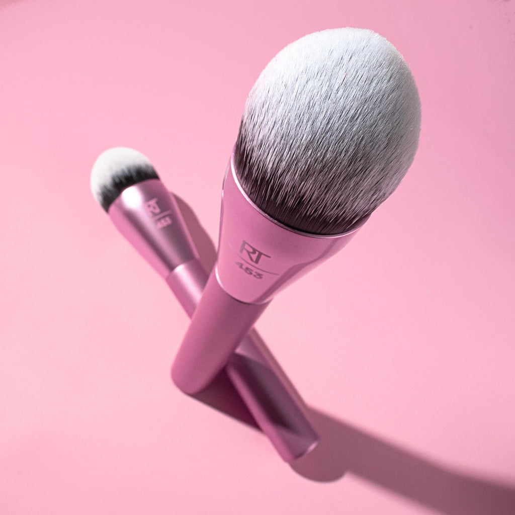 Real Techniques Power Pigment Blush Makeup Brush, Cheek Brush For Liquid & Cream Blush, Dense, Synthetic Bristles, Unique Pointed Shape For Precise Application, Vegan & Cruelty Free, 1 Count