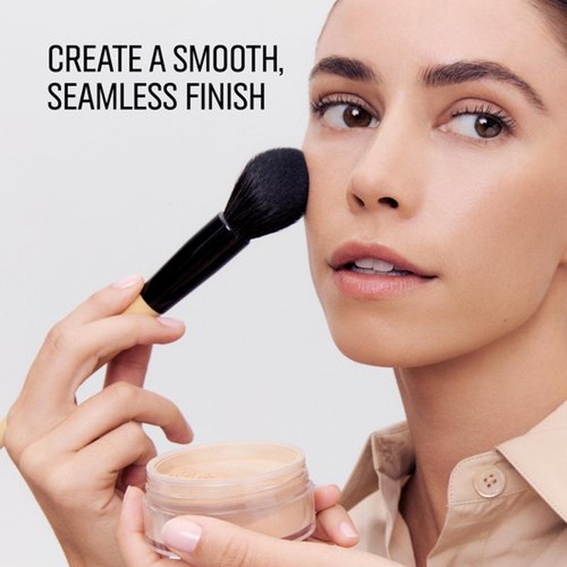 Bobbi Brown Sheer Finish Loose Powder | Long-Lasting, Oil-Absorbing, Mattifying Powder for Seamless Finish | Vitamin E, 0.35 Ounce, Warm Natural