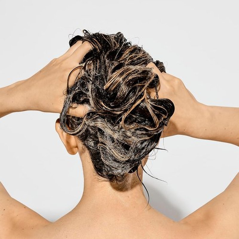 Bumble and bumble. Bond-Building Hair Repair Shampoo - Strengthens, Prevents Breakage & Adds Shine | For All Hair Types