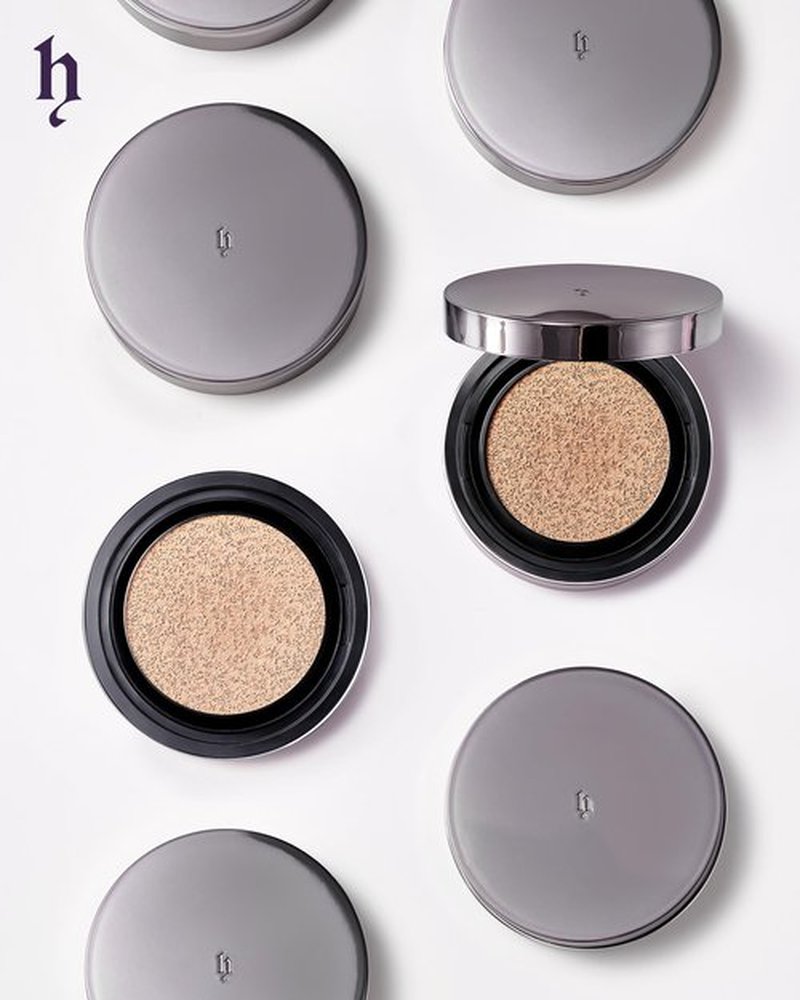 HEVVYMAKEUP V Cushion Skin Fit No.21 Light Begie - Korean Makeup Flawless Radiance Foundation for Oily and Combination Skin - Poreless Ariy Weightless Coverage, 0.35oz.