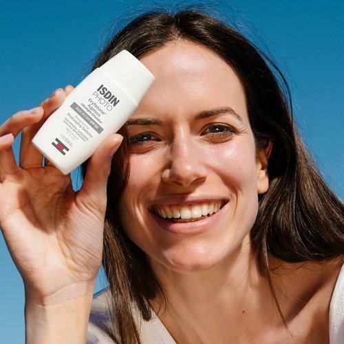 ISDIN Eryfotona Ageless Tinted Mineral Sunscreen SPF 50 - Anti-Aging Protection with Zinc Oxide & Vitamin E, Universal Tint