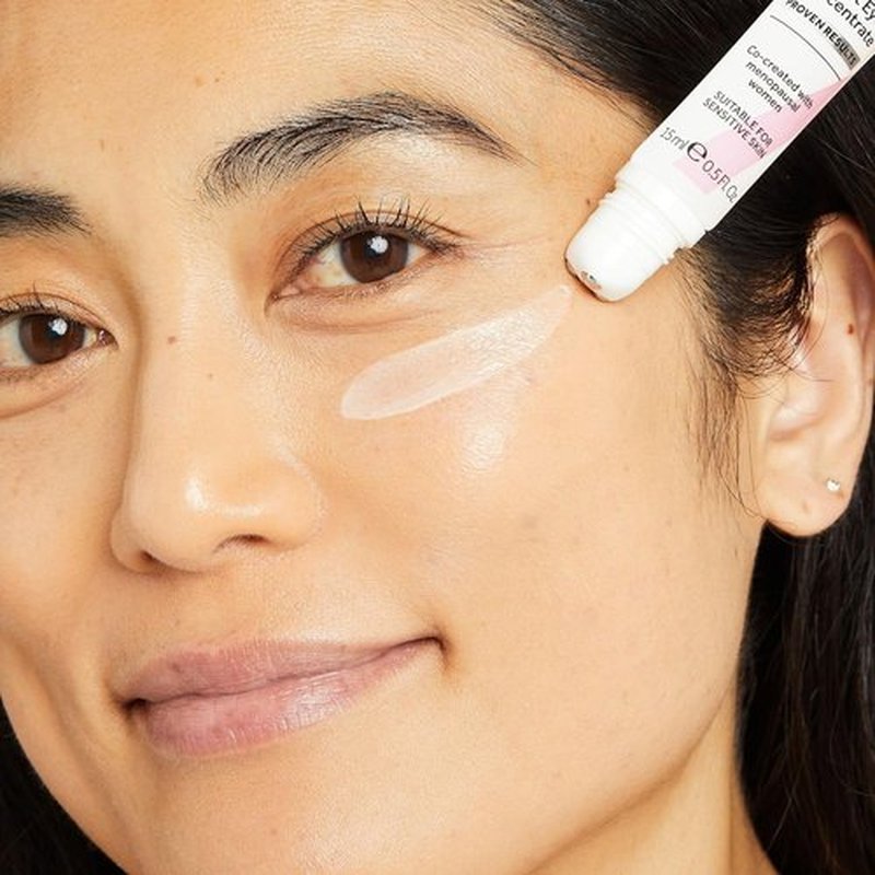 No7 Menopause Skincare Firm & Bright Eye Concentrate - Revitalizing Eye Cream for Dark Circles & Puffiness - 15 ml