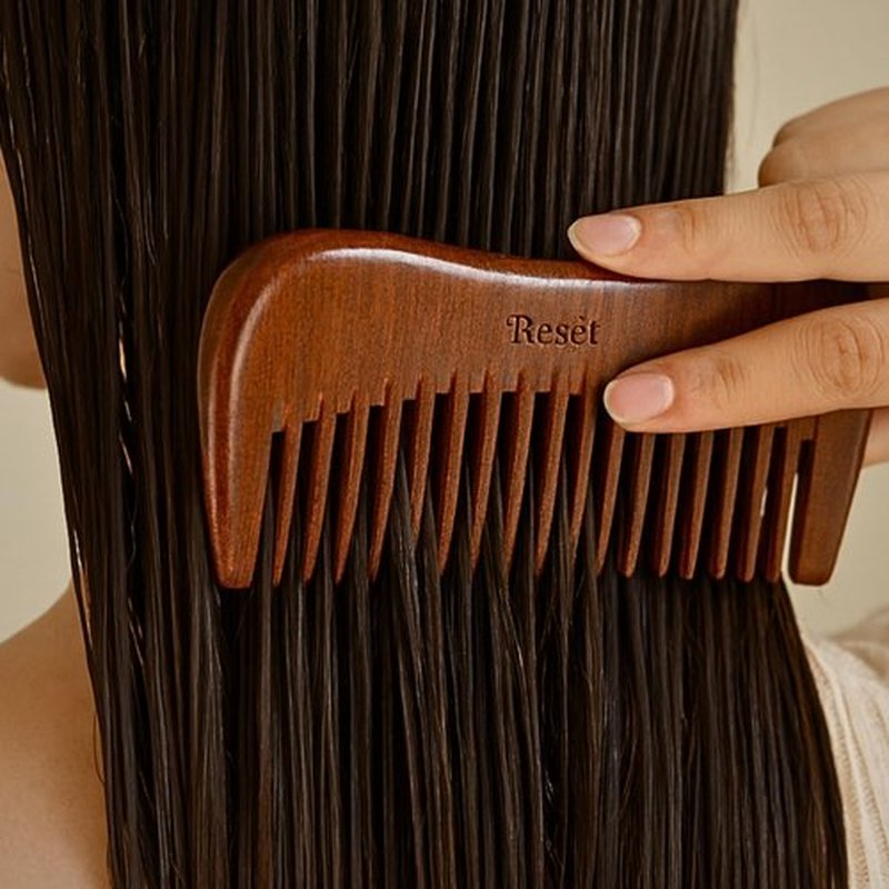 Resèt 100% Natural Handmade Sandalwood Comb | Soft Wide Tooth Wooden Comb for Wet and Dry Hair | Eco-Friendly Anti-Static Wooden Massage Comb | Wooden Hair Detangler for Men and Women