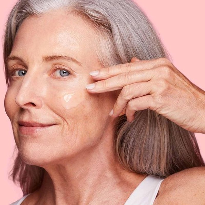 Clarins Super Restorative Anti-Aging Serum - Replenishes & Illuminates Mature Skin | Targets Dark Spots & Wrinkles