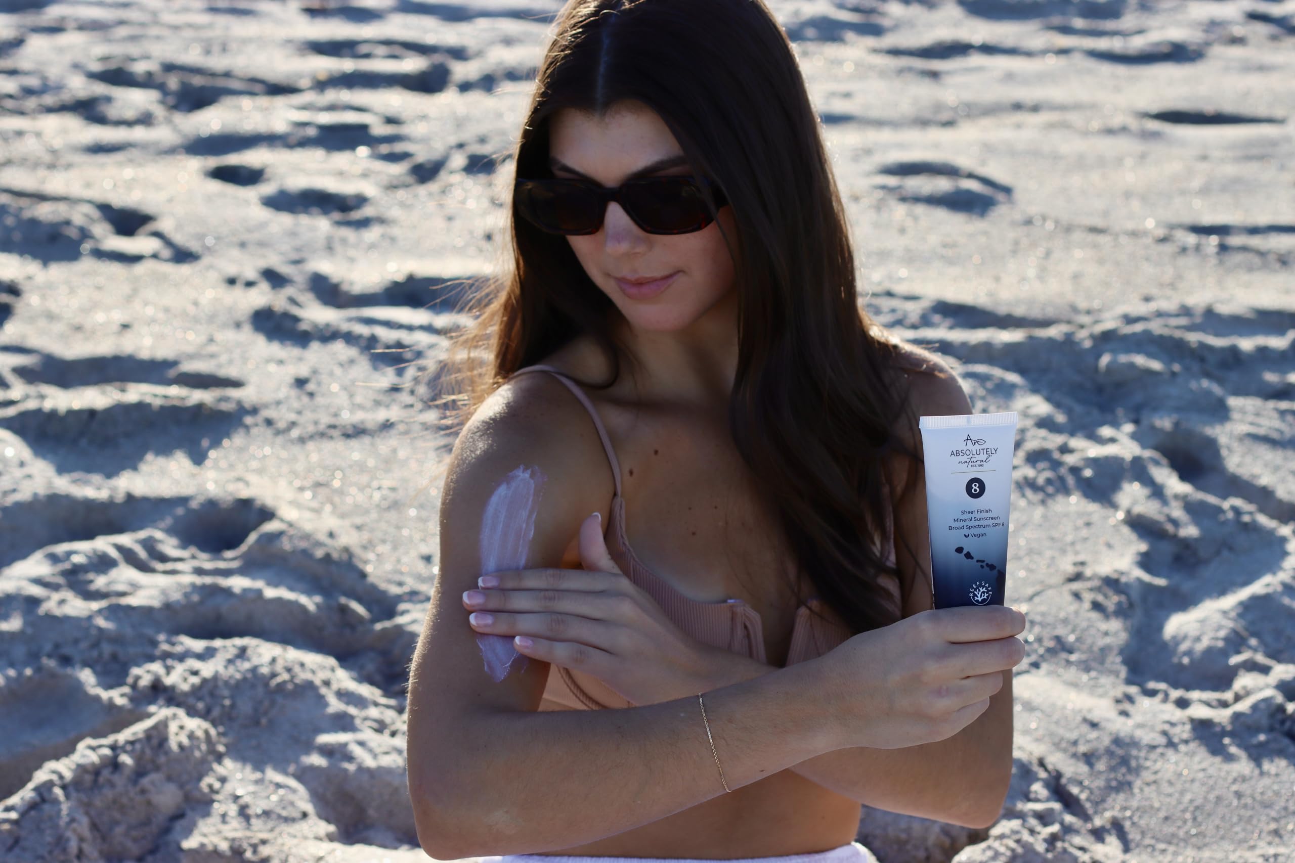 Absolutely Natural - SPF 8 Mineral Sunscreen - Water Resistant Moisturzing Lotion for Body & Face - Non-Nano Zinc Oxide, Vitamin E - 3 Oz