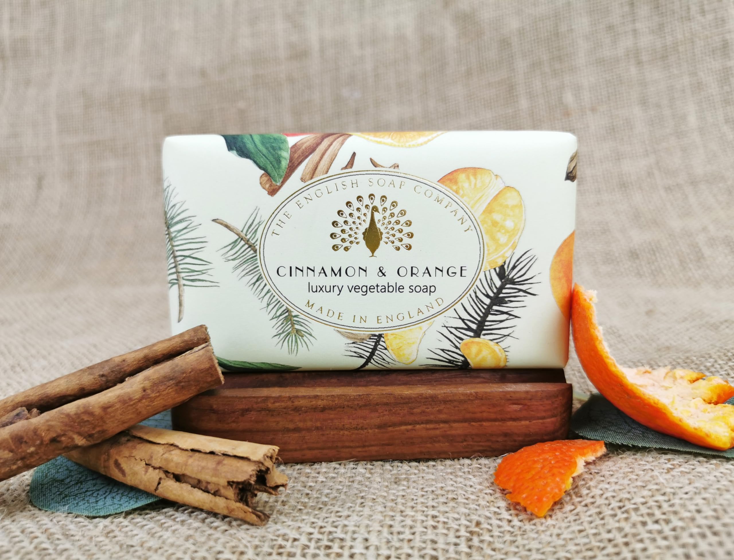 The English Soap Company Vintage Wrapped Soap Bar, Luxury Cinnamon Shea Butter Soap Bar, Moisturising Soap Bar for Face & Body, Cinnamon & Orange Scent 6.7 oz