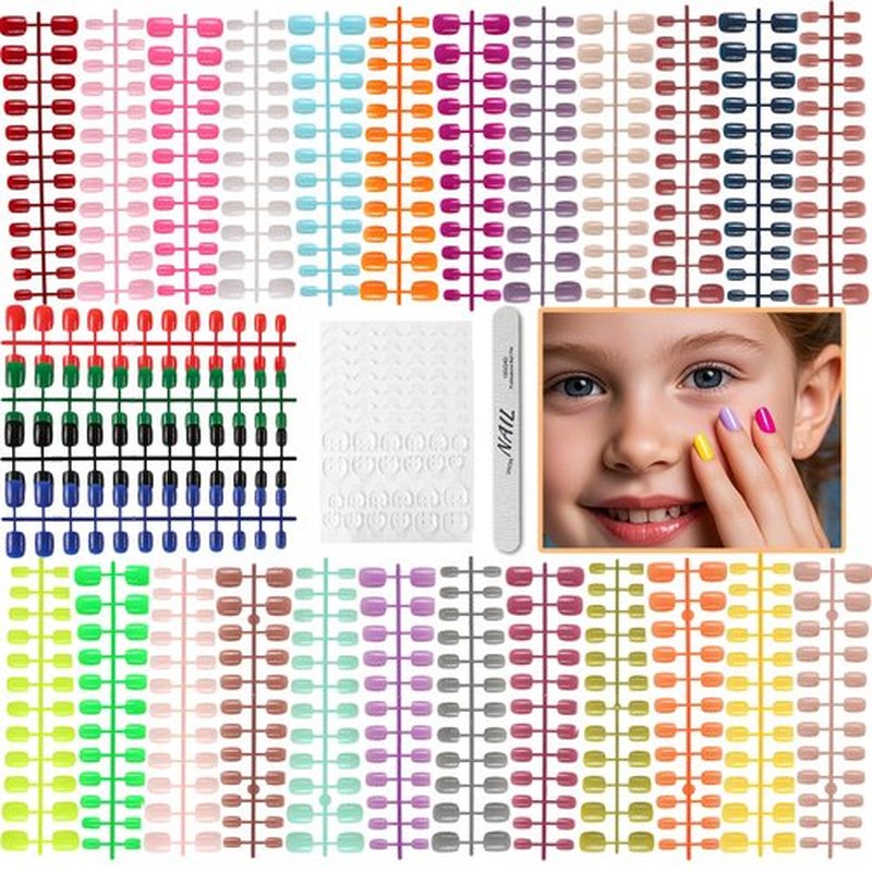 28 Colors Press on False Nais for Kids, 672 Pcs Short Square Fake Nail with 8 Sheets Nail Adhesive Tabs and Nail File Glossy Artificial Fingernails Tips for Girls