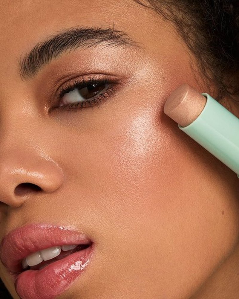 KIKO Milano Creamy Touch Highlighter Stick - Radiant Glow in Shade 01 | Easy Application