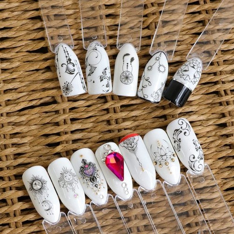 40 Sheets Flowers Nail Art Stickers, Holographic Flower Leaf Butterfly Pendant Necklace Feather Animal Line Nail Art Decals, Floral Resin Water Transfer Decal for Women Manicure Charms Decorations