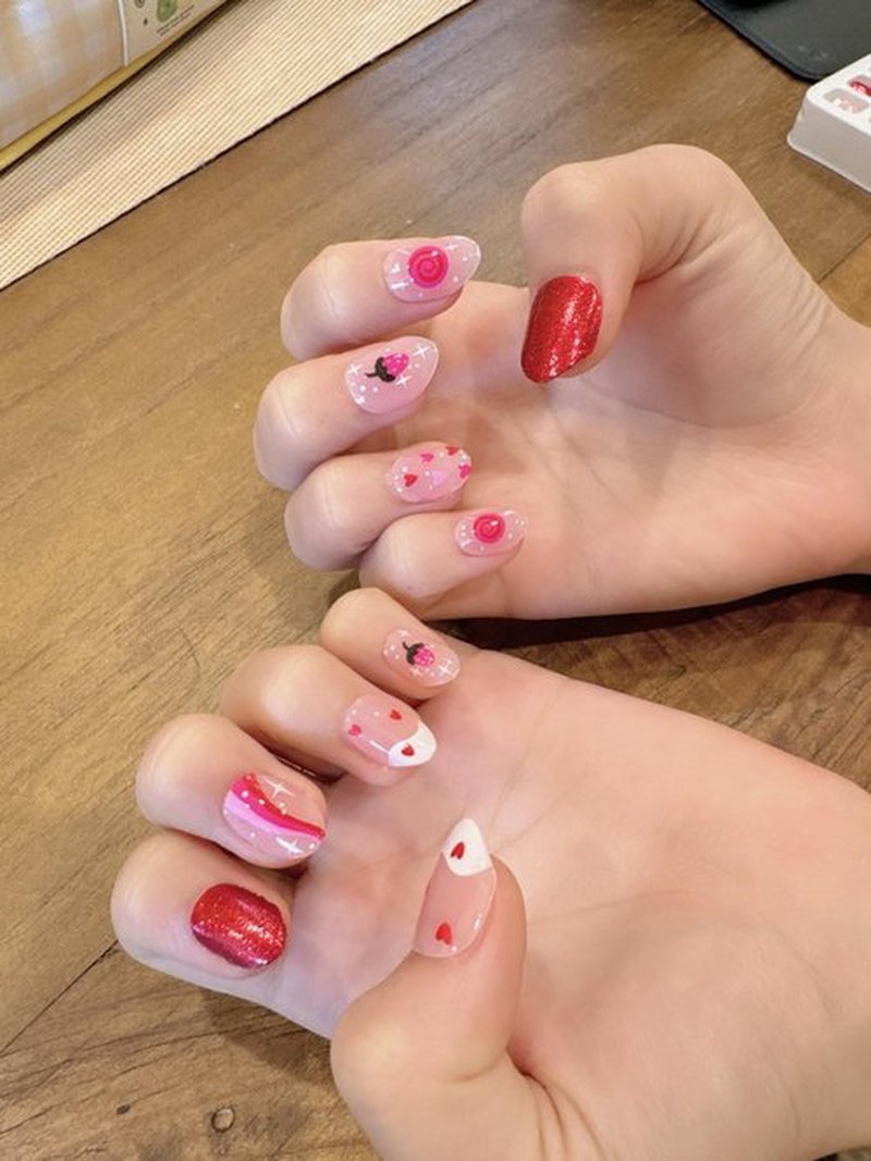 Press on Nails for Kids,tween Girls Trendy Stuff Fake Nails Kit,Pre-glue Glitter Stick on Nails for Kids 6-12 years old, Great for Girl Birthday Gifts,Parties&Makeovers Decoration